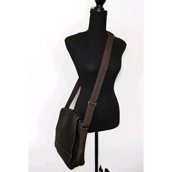 Wilsons Leather Shoulder Crossbody Brown Small Messenger Saddle Bag Travel Work - Picture 2 of 11